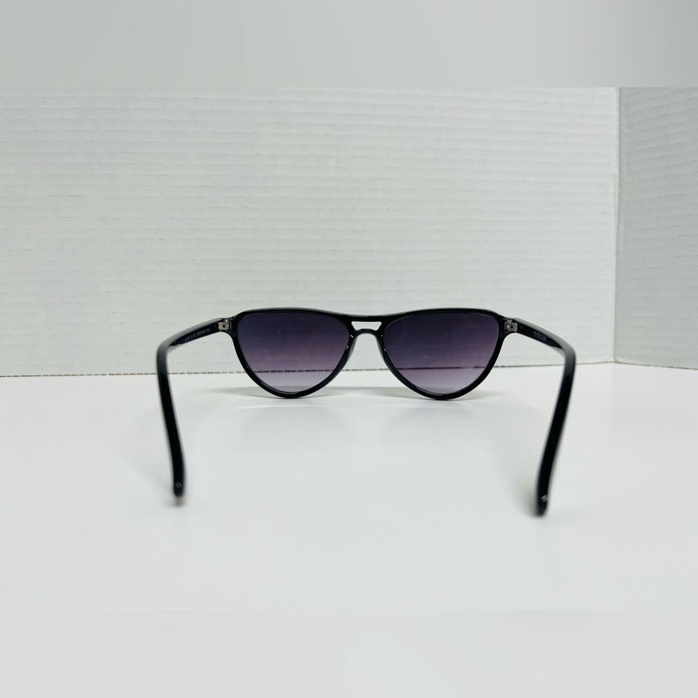 Fashion Accessory Sunglasses Classy Black Sexy Cat eye Sunglasses w Purple Tent - Picture 4 of 6